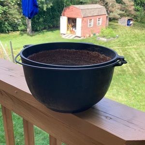 Vintage Cast iron cook pot with handle